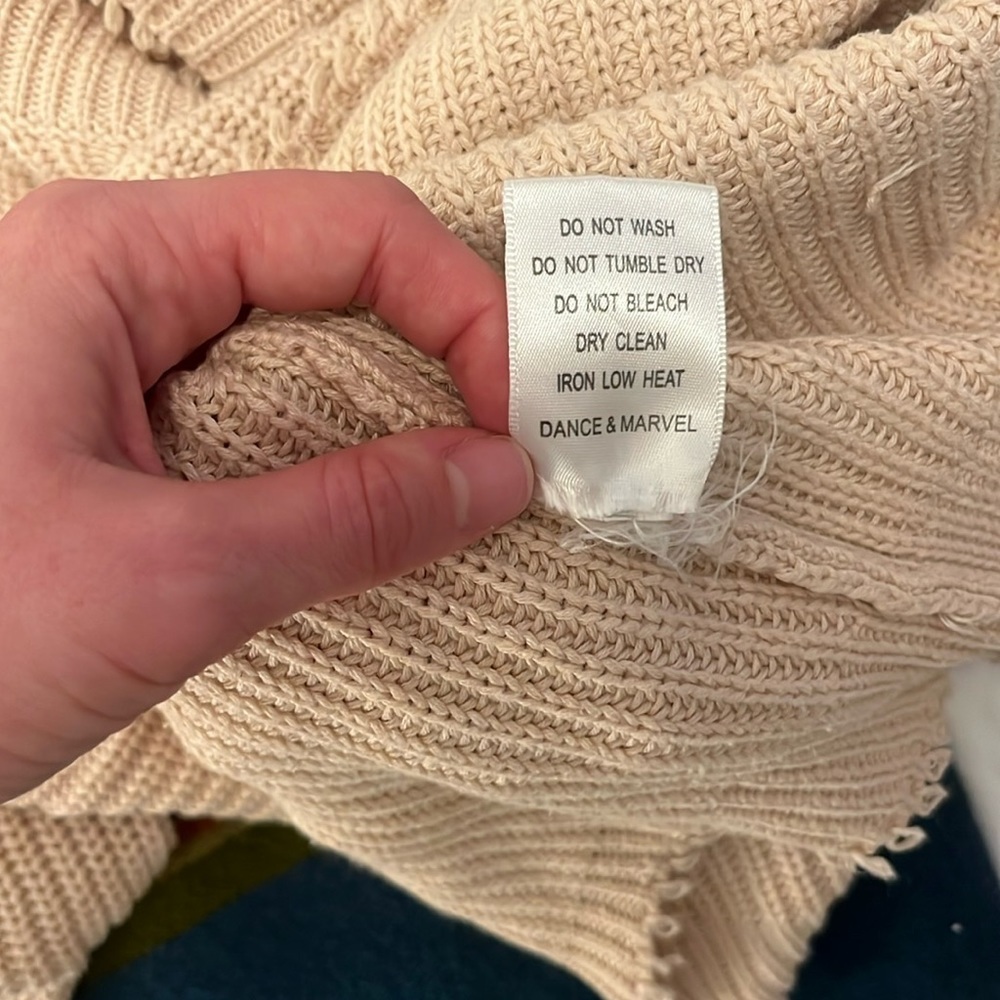 Cropped Sweater - Picture 4 of 7